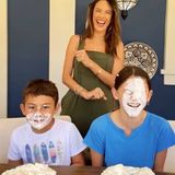 28. Mai 2020  Das ist die Antwort auf die Frage: "Wer ist der Pfiffigste?" Alessandra Ambrosio ist sich sicher: beide! Für alle ein Riesenspaß, wie sich erkennen lässt.