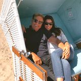 30. Mai 2020  Statt auf Malle genießen Dieter Bohlen und seine Carina das schöne Wetter nun auf Sylt. Glücklich und zufrieden sendet das Paar kuschelige Grüße aus dem Strandkorb.