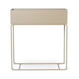 Ein hübsches Zuhause finden Ihre Pflanzen in dieser Pflanzenbox im Skandi-Chic. "Plant Box" in Cashmere von Fermliving, ca. 200 Euro
