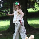 Derweil dreht ihre ältere Schwester Sole eine Runde mit Teacup-Pudel Leone.