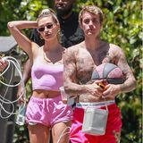 Ein Pärchen, ebenso stylisch wie Pink Panther! Für das Ehepaar Hailey und Justin Bieber scheint die Welt auch acht Monate nach der Traumhochzeit noch rosarot zu sein.