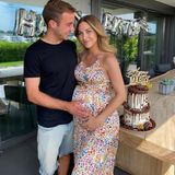 Mario Götze feiert seinen 28. Geburtstag und dafür wirft sich seine Frau Ann-Kathrin in Schale! Ein bunt gemustertes Maxidress umhüllt ihre wachsende Babykugel - es ist der letzte Geburtstag, den die beiden zu zweit feiern, bald wird ihr Liebesglück vom Nachwuchs gekrönt!