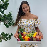Bei Instagram präsentiert Ana Ivanović eine der Grundlagen ihres fitten Bodys: ein großes Tablett mit frischem Obst und Gemüse. "Ich glaube nicht an Diäten, sondern an eine qualitativ hochwertige Ernährung", kommentiert der Tennis-Star das Foto und macht damit seinen Standpunkt klar.