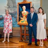 16. Juni 2020  Königin Margrethe hatte am 16. April ihren 80. Geburtstag, doch die Coronakrise beendete alle offiziellen Feierlichkeiten, inklusive der Einweihung der Sonderausstellung "Gesichter der Königin" im Nationalhistorischen Museum in Frederiksborg am 3. April. Prinz Frederik und Prinzessin Mary sind bei der Einweihung an der Seite der Regentin dabei.