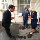 18. Juni 2020  Prinz Charles und Herzogin Camilla begrüßen Emmanuel Macron. Hintergrund war der 80. Jahrestag der historischen Rede Charles de Gaulles, in der am 18. Juni 1940 von London aus die Franzosen zum Widerstand gegen die deutsche Besatzung aufrief. 