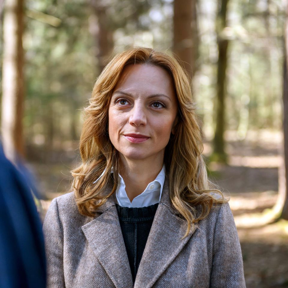 Viola Wedekind, 42, alias Ariane Kalenberg