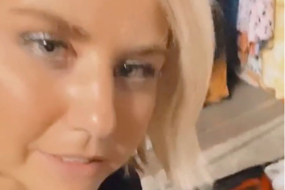 Beatrice Egli : Beatrice Egli ist es nach einigen Wochen zuhause nicht mehr gewohnt, ihren Koffer für die Tour zu packen. Beatrice Egli ist es nach einigen Wochen zuhause nicht mehr gewohnt, ihren Koffer für die Tour zu packen.