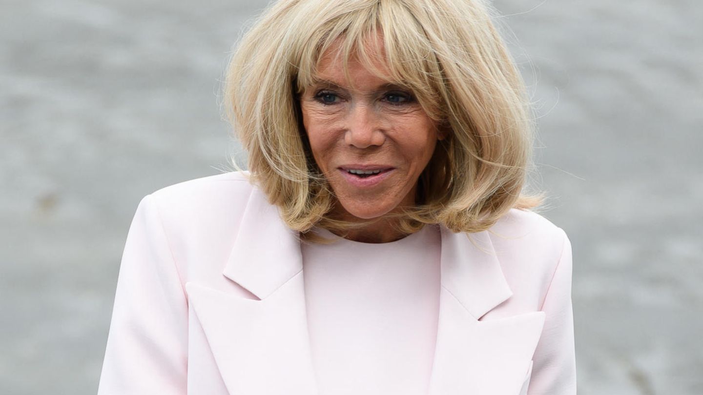 Der Style von Brigitte Macron: Fashion Looks | GALA.de