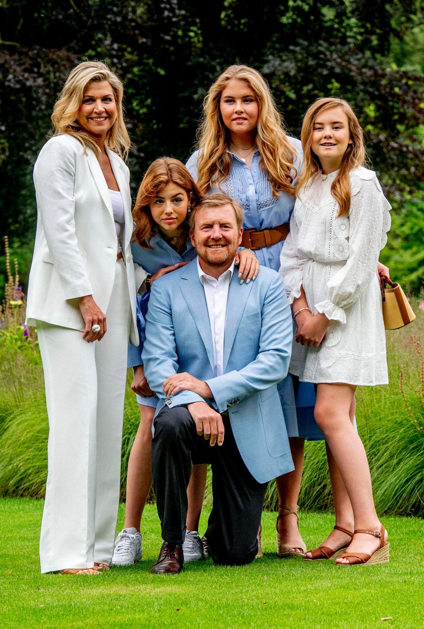 Royals Neue Wow Fotos Von M xima Willem Alexander Und Ihren T chtern royals-neue-wow-fotos-von-m-xima-willem-alexander-und-ihren-t-chtern