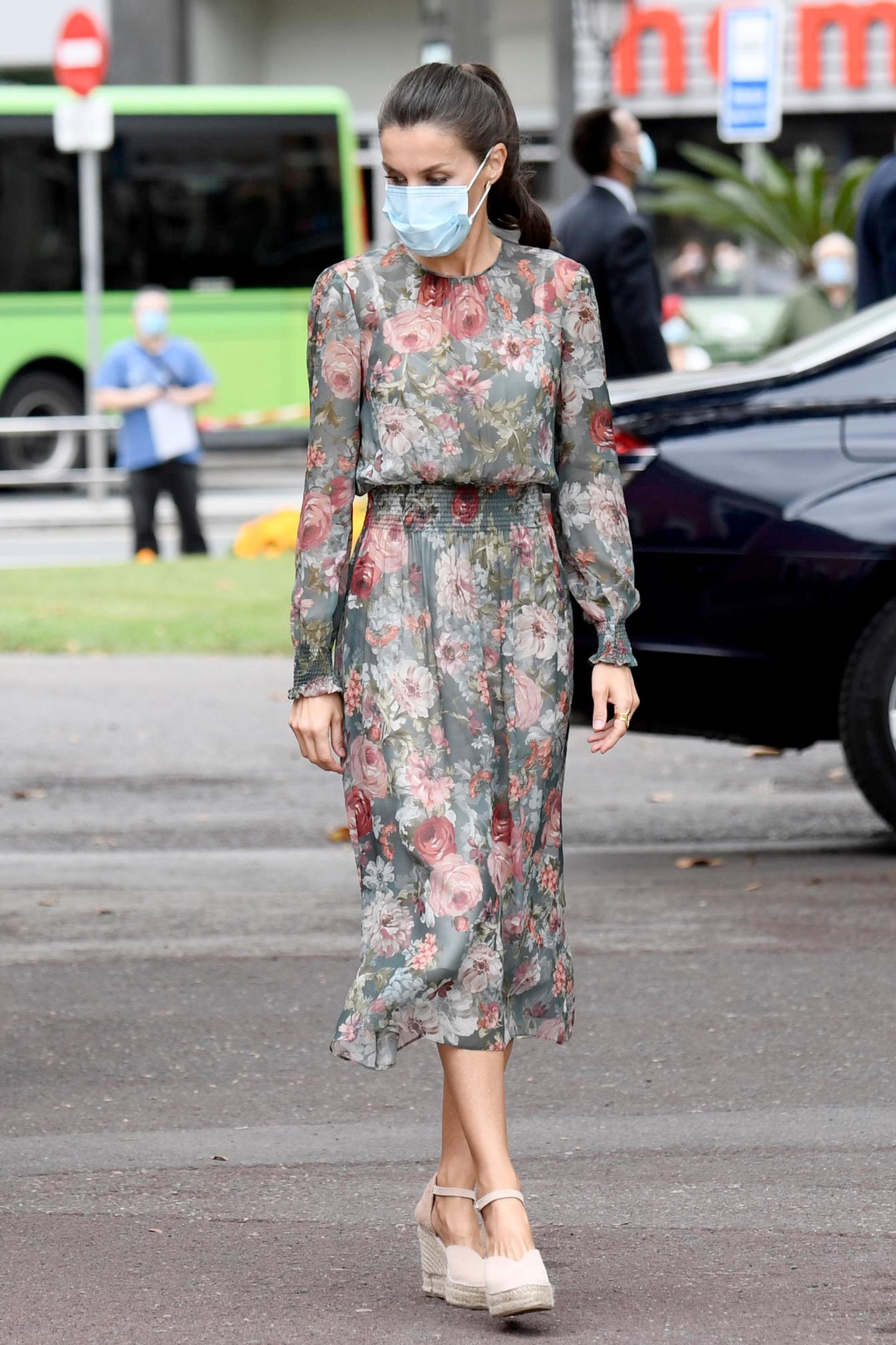 Mode Kleider Minikleider Blumenkleid Zara 