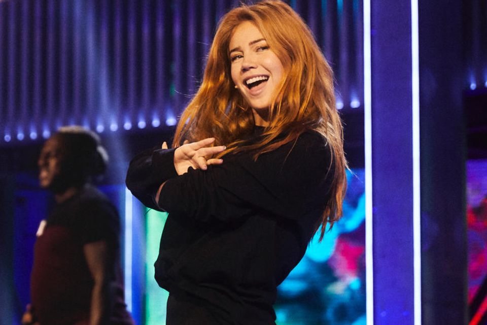 Palina Rojinski : Palina Rojinski ist die Moderatorin der neuen Netflix-Karaoke-Show "Sing On! Germany", die ab 7. August gestreamt werden kann. Palina Rojinski ist die Moderatorin der neuen Netflix-Karaoke-Show "Sing On! Germany", die ab 7. August gestreamt werden kann.