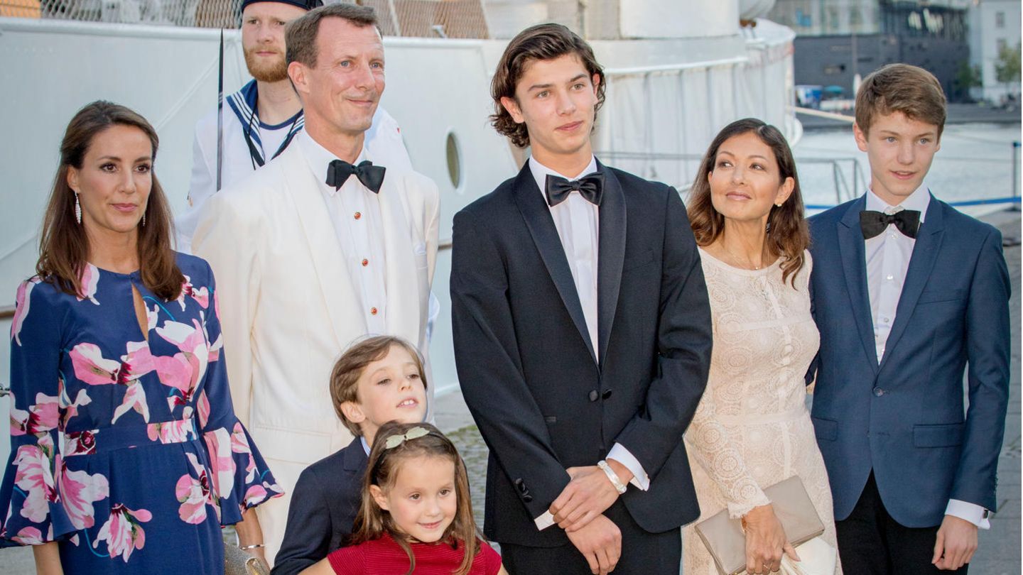 Prinz Joachim Seine Familie meldet sich erstmals nach der NotOP GALA.de