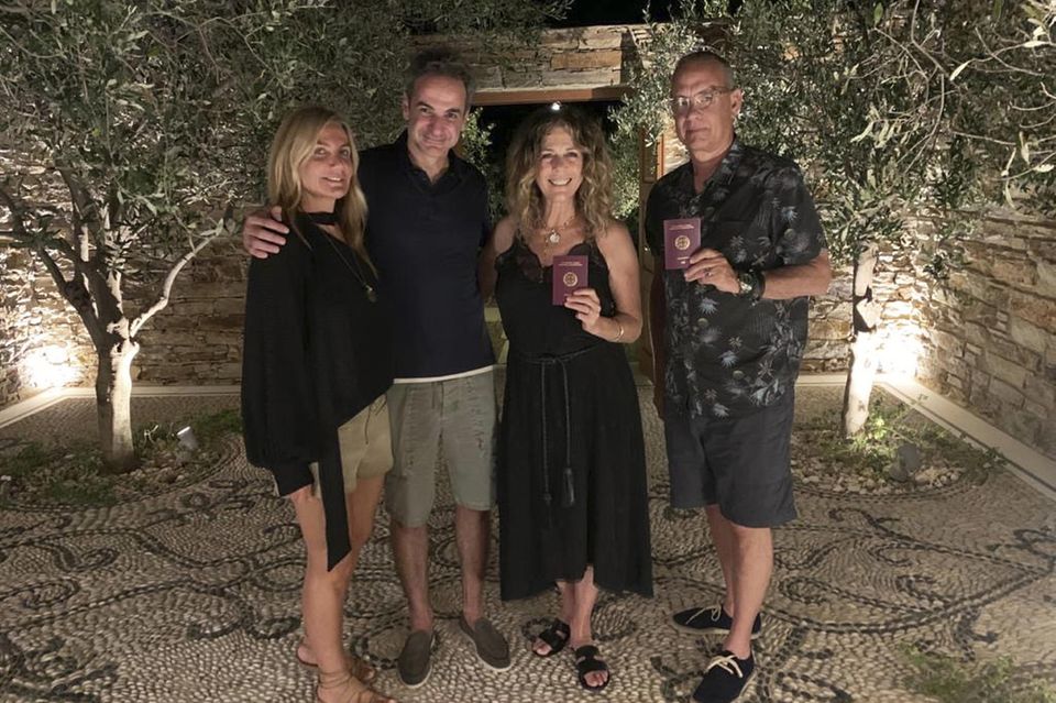 Michelle Hunziker, Sylvie Meis + Co.: Rita Wilson und Ehemann Tom Hanks haben sogar die griechische Staatsburgerschaft. Rita Wilson und Ehemann Tom Hanks haben sogar die griechische Staatsburgerschaft.