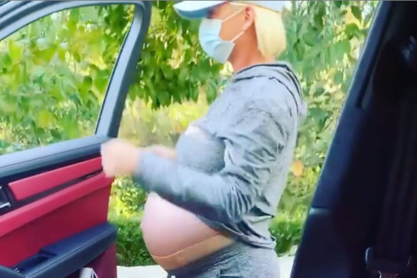 Katy Perry legt auf Instagram eine heiße Sohne aufs (Straßen)Parkett.