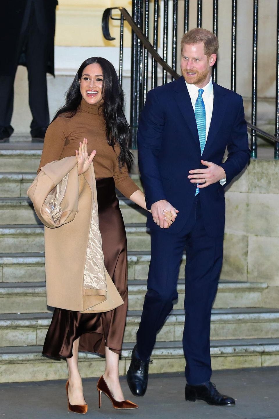 Herzogin Meghan + Prinz Harry | Royals: Herzogin Meghan und Prinz Harry verlassen das Canada House in guter Stimmung - nichtsahnend, was bald geschehen würde. Herzogin Meghan und Prinz Harry