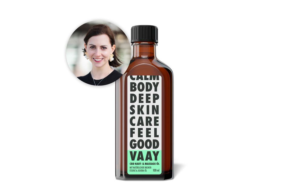 Natürlich gut Redakteurin Kathrin genießt das Me-Time-Ritual mit dem Haut- und Massage-Öl von Vaay. Das Beste der Hanfplanze tut auch ihrer trockenen Haut gut.