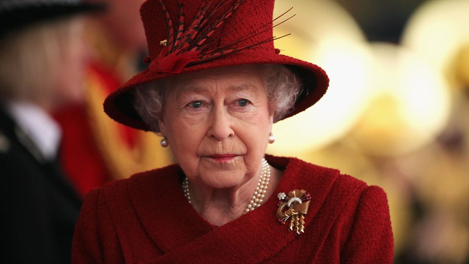 Queen Elizabeth : Queen Elizabeth Queen Elizabeth