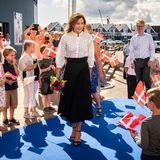 19. August 2020  Ein richtig schönen Empfang bereiten viele kleine Dänen ihrer Kronprinzessin Mary beim Besuch des Kattegatcenters in Grenaa. 