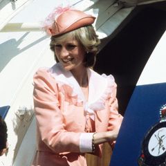 1982   Der erste offizielle Auslandsbesuch war verbunden mit einer langen Flugreise: Es geht nach Australien.