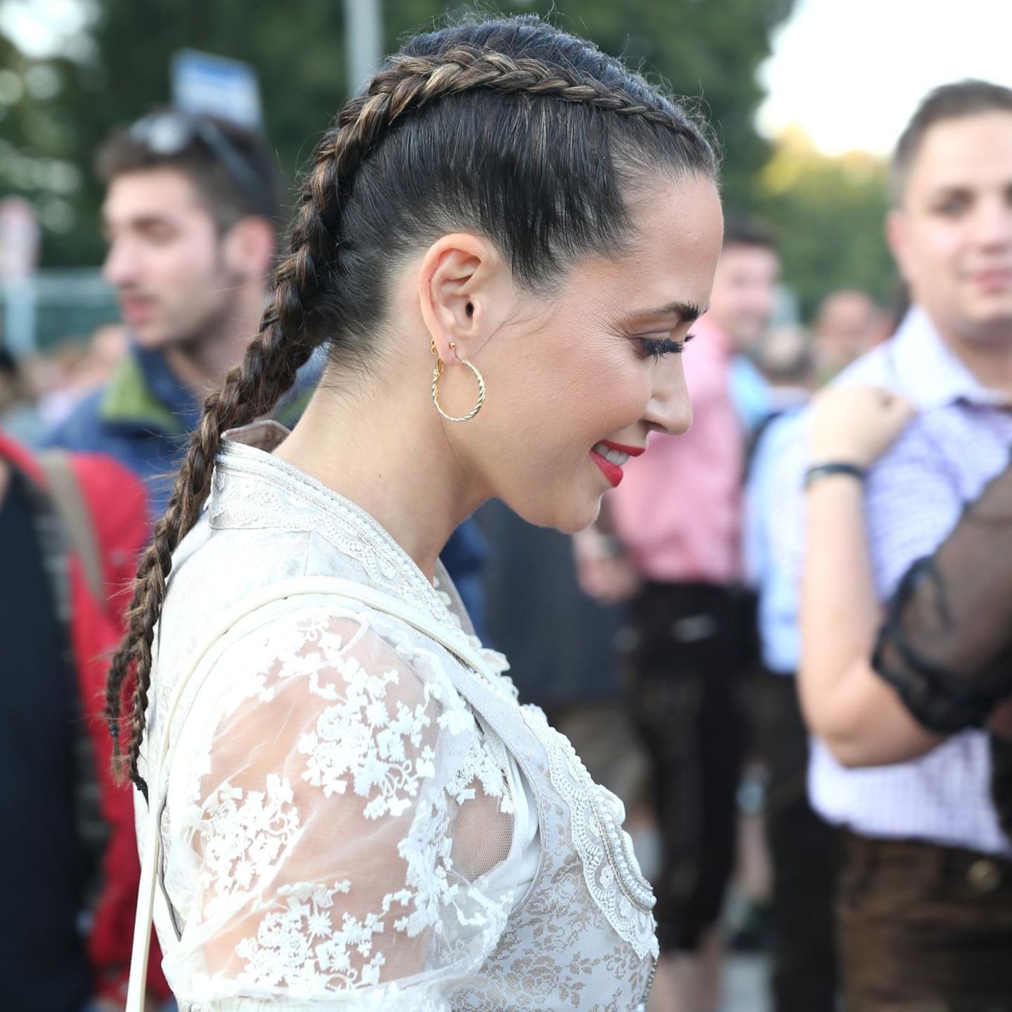 Mandy Capristo mit Boxer Braids auf der Madlwiesn. 