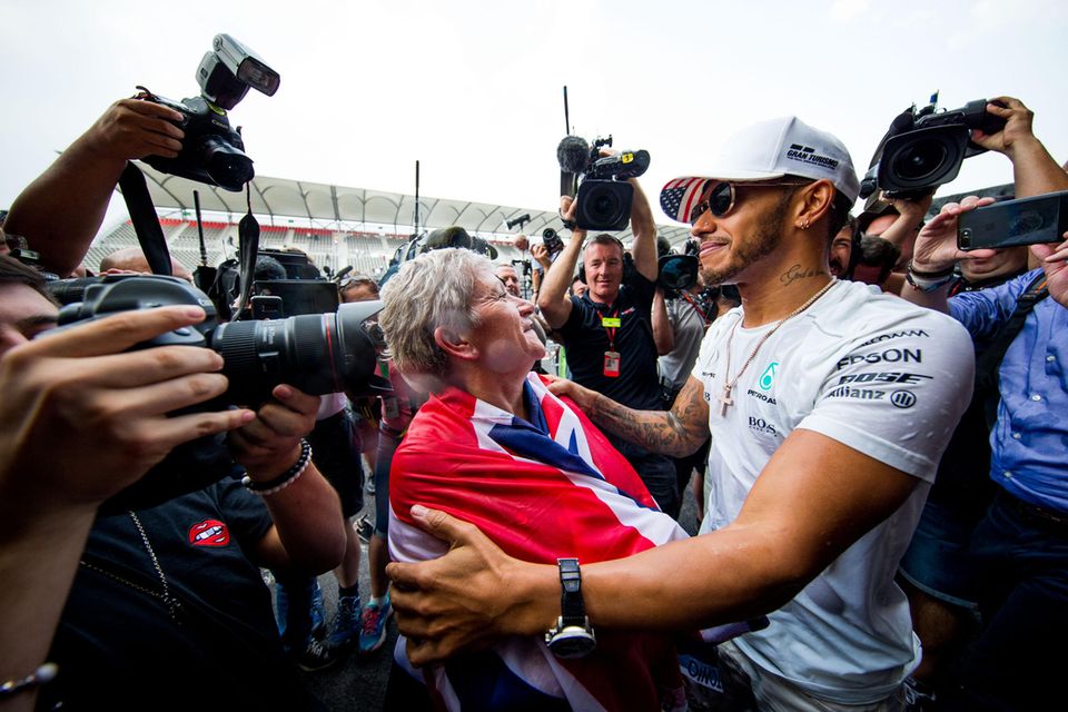 Lewis Hamilton - Starporträt, News, Bilder | GALA.de