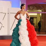 Oh bella Italia! Das Kleid von Roberta D'orsi huldigt dem Gastgeberland