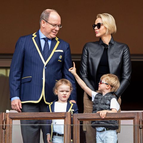 Fürstin Charlène und Fürst Albert mit ihren Zwillingen Gabriella und Jacques