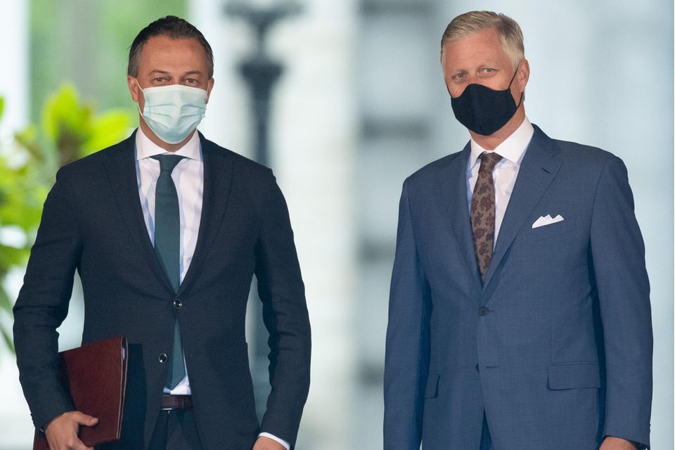 Royals: Egbert Lachaert (l.) und König Philippe (r.) bei ihrem Treffen am 4. September im Königlichen Palast in Brüssel. Egbert Lachaert (l.) und König Philippe (r.) bei ihrem Treffen am 4. September im Königlichen Palast in Brüssel.