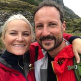 14. September 2020  Prinzessin Mette-Marit und Prinz Haakon senden Grüße via Instagram. Das Kronprinzenpaar ist in Westnorwegen unterwegs und genießt die Natur. 