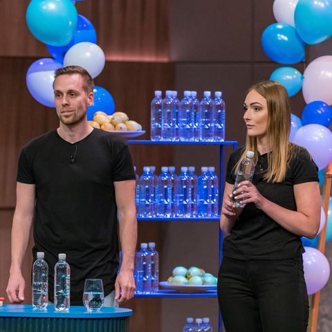 Die Gründer Jan Oostendorp und Sonja Wüpping stellen ihr koffeinhaltiges Sprudelwasser "FH2OCUS" vor.