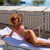 Während in Deutschland so langsam aber sicher der Herbst beginnt, lässt es sich Anna Ermakova zwischen den Reichen und Schönen in Monte-Carlo, Monaco, gut gehen. In einem knappen, rosafarbenen Bikini genießt das Model bei angenehmen 28 Grad die Sonne und sendet ihren Fans via Instagram ganz schön heiße Grüße.