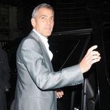 George Clooney zählte zu den ersten Promis, die ein voll elektrisches Auto besaßen und auch tatsächlich fuhren. Das süße Gefährt sollte angeblich ein echter Frauenmagnet sein und kokettierte mit seinem drolligen Aussehen. Der Tango T600, der durch sein schmales Äußeres …