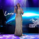 In spektakulärer Atmosphäre singt Leona Lewis für den guten Zweck.
