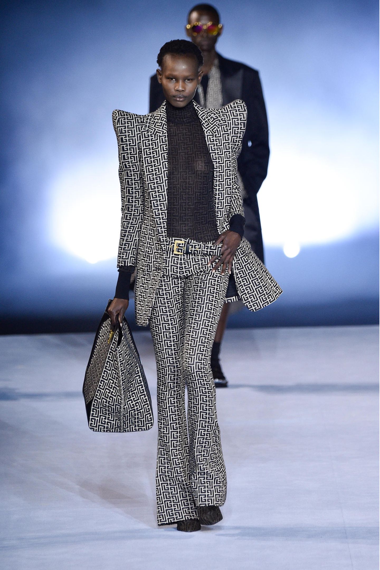 Georgina Rodriguez shows off her sensational style in a Louis Vuitton top  as she enjoys a desert day