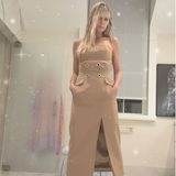 Heidi Klum im trägerlosen Kleid