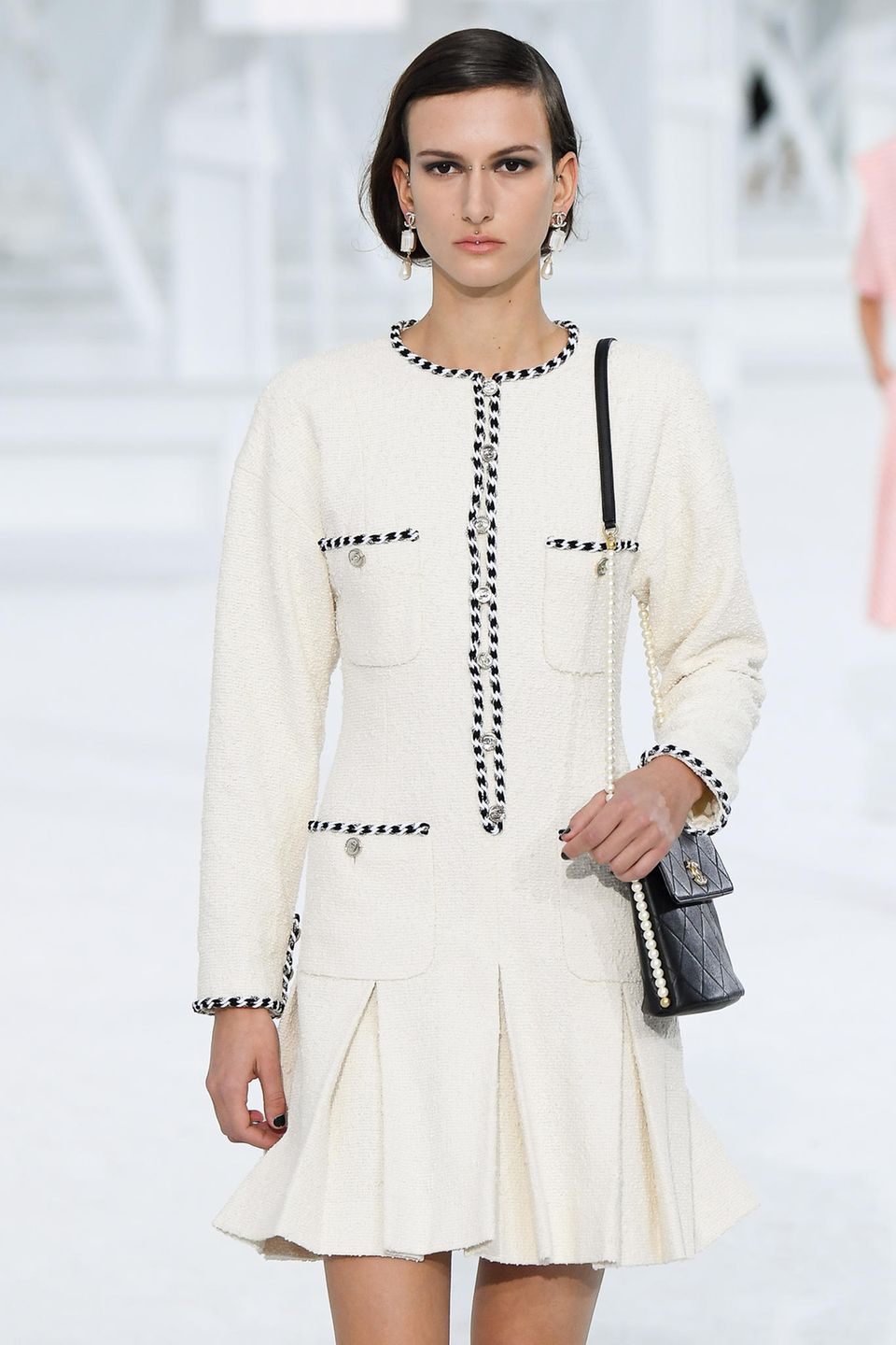 Georgina Rodriguez w płaszczu Louis Vuitton na paryskim Fashion Weeku  (ZDJĘCIA)
