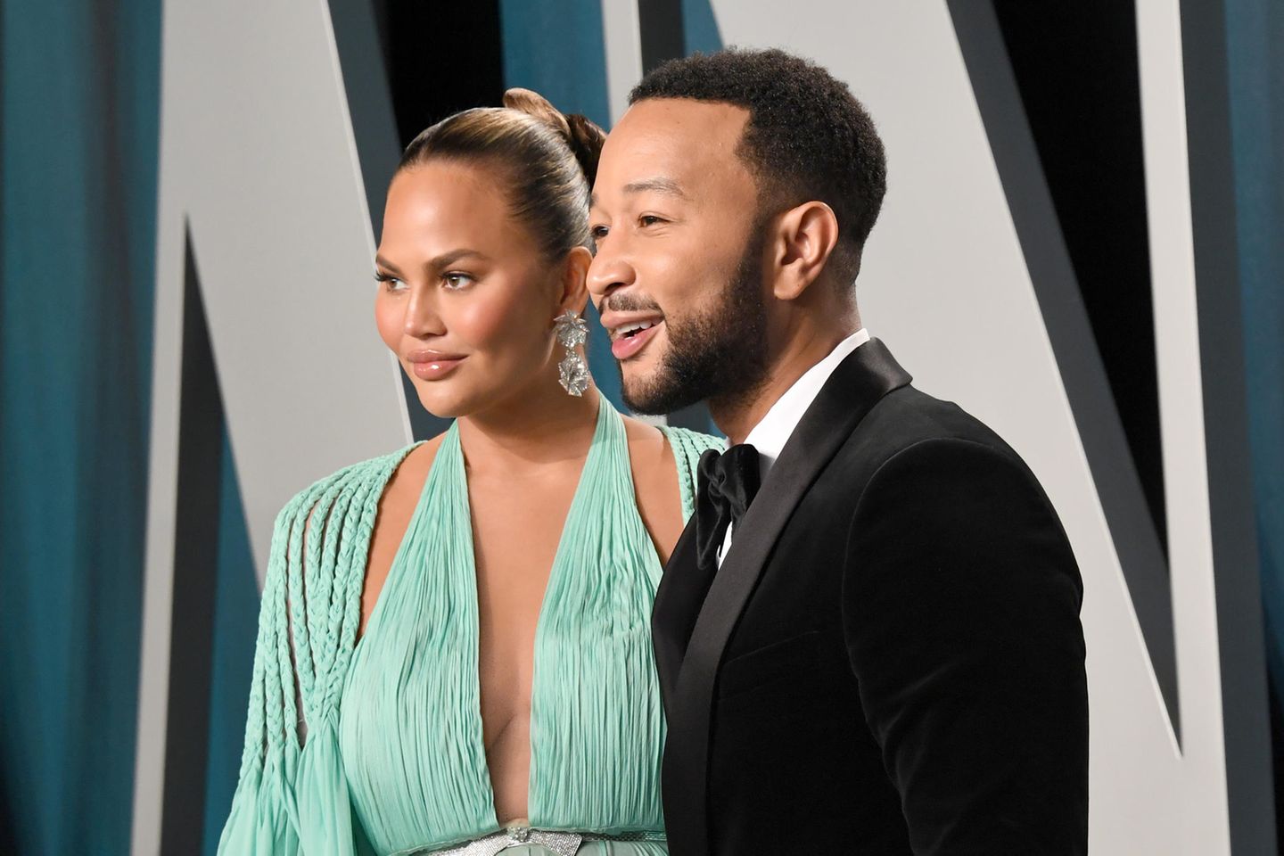 Chrissy Teigen: Sie meldet sich erstmals nach Fehlgeburt ...