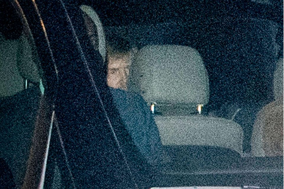Königin Máxima + König Willem-Alexander : König Willem-Alexander im Auto. König Willem-Alexander im Auto.