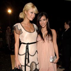 Als Freundin von Paris Hilton wurde sie bekannt, begleitete die Hotelerbin viel zu Events und auf rote Teppiche (so wie hier zu einer Party von Karl Lagerfeld in 2006). Heute ist Kim Kardashian sehr viel bekannter, die beiden sind aber nach wie vor befreundet. 