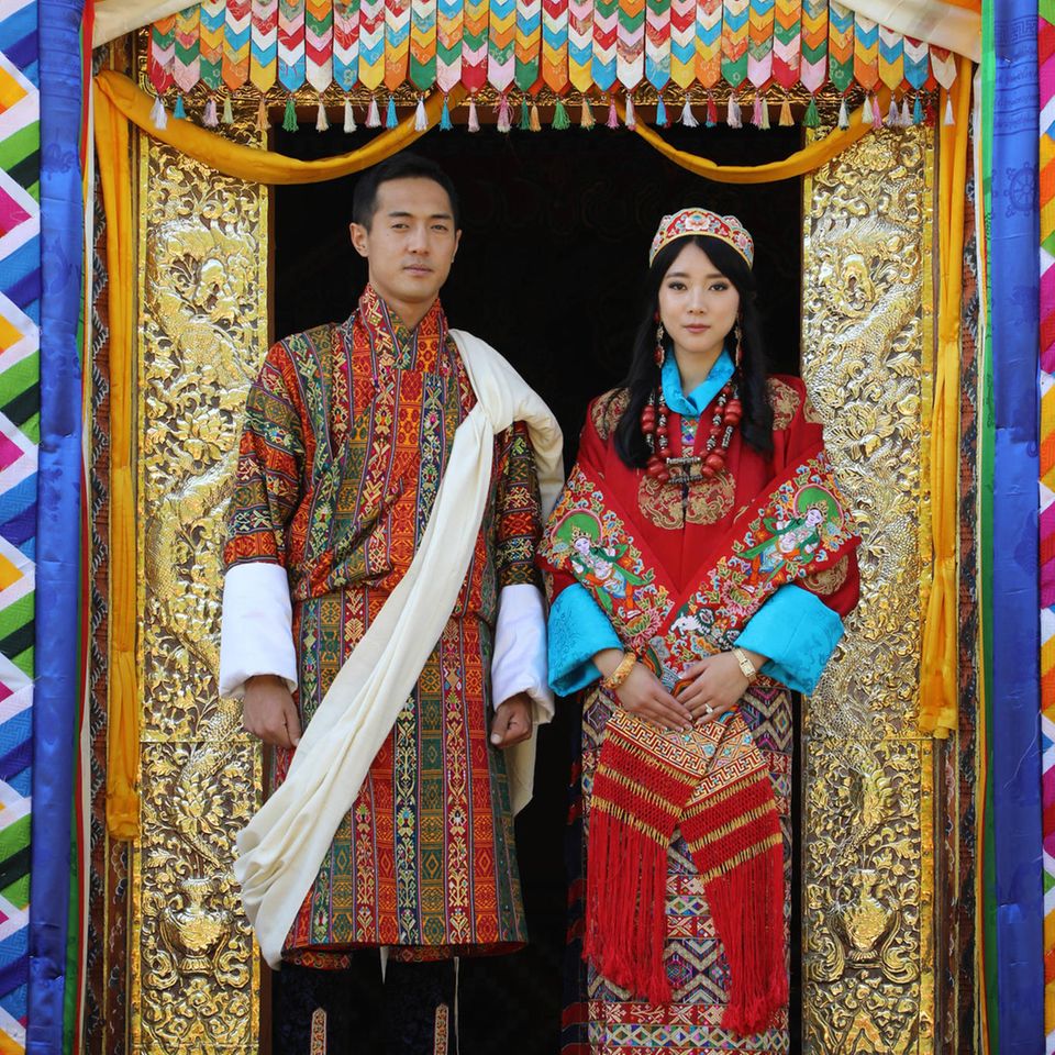 Hochzeitsfreude im Königreich Bhutan: Prinzessin Eeuphelma Choden Wangchuck und Dasho Thinlay Norbu haben im Dechencholing-Palast in Thimphu geheiratet.