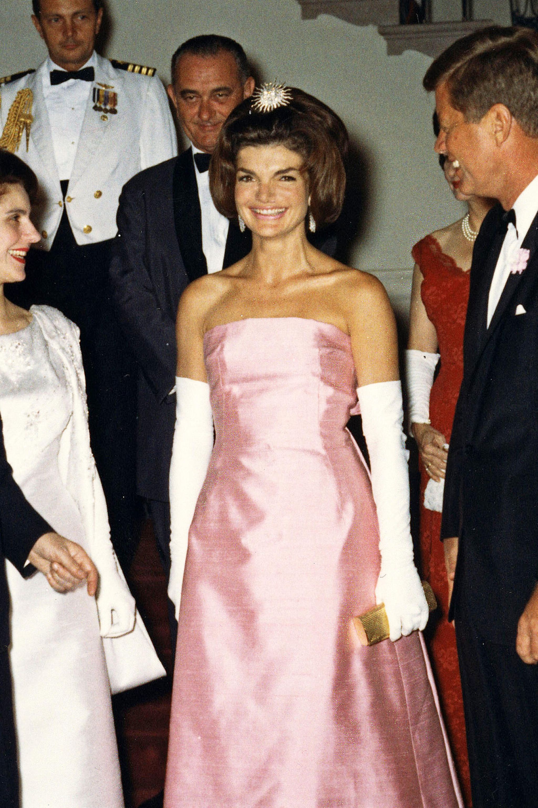 Hochzeitskleid von Jackie Kennedy bei Onassis