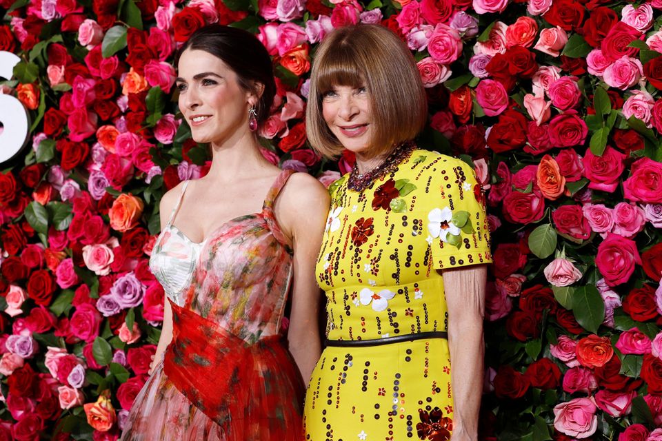 Anna Wintour: Beste Freundin Bee Shaffer, Wintours Tochter aus der ersten Ehe, ist mit dem Sohn von Franca Sozzani, der legendären, 2016 verstorbenen Chefin der italienischen "Vogue" verheiratet Beste Freundin Bee Shaffer, Wintours Tochter aus der ersten Ehe, ist mit dem Sohn von Franca Sozzani, der legendären, 2016 verstorbenen Chefin der italienischen "Vogue" verheiratet