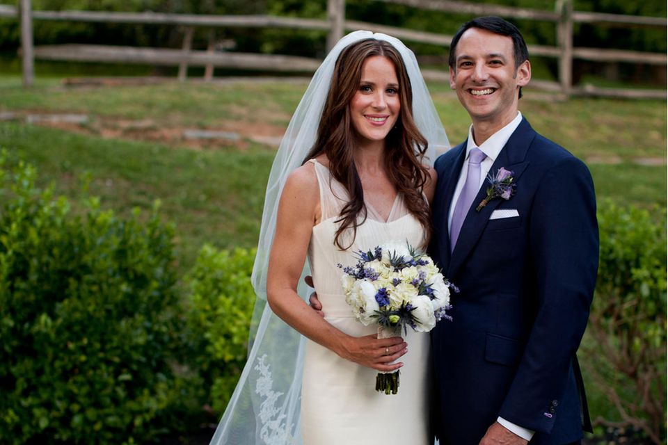 "Wir freuen uns, Howard in unserer Familie begrüßen zu dürfen und wünschen ihnen alles Gute für ihr neues gemeinsames Leben", sagt Joe Biden am 2. Juni 2012 zur Hochzeit seiner Tochter Ashley mit Dr. Howard Krein.