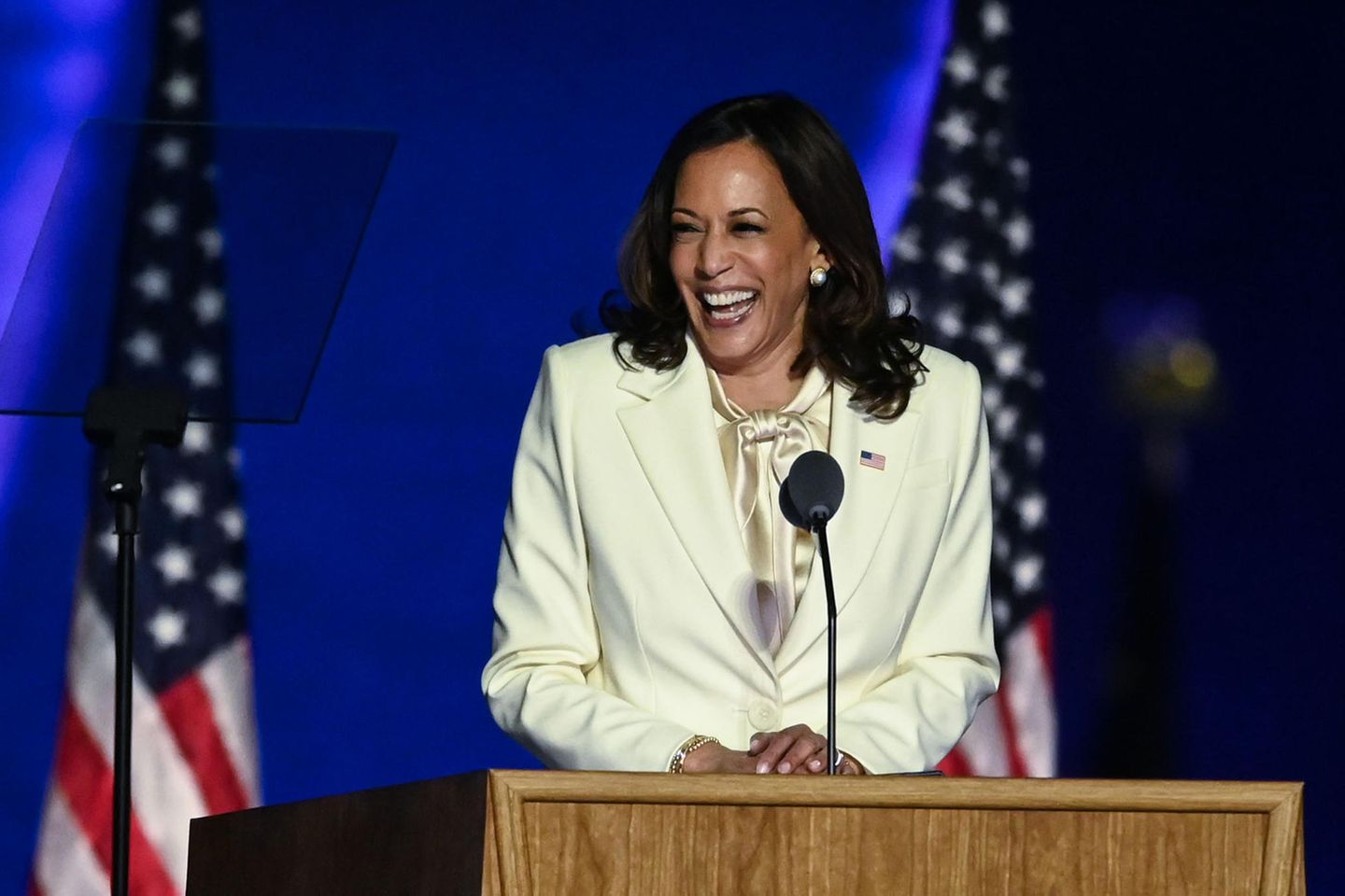 Kamala Harris: Die Botschaft hinter ihrem weißen Anzug | GALA.de