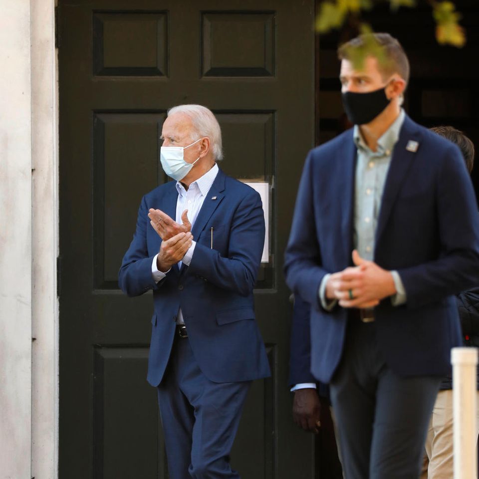 Joe Biden verlässt am 8. November 2020 die Brandywine Roman Catholic Church.