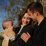 11. November 2020  Seit Juni ist der kleine Rome auf der Welt und bezaubert Ann-Kathrin und Mario Götze, die in ihrer neuen Elternrolle sichtlich aufgehen. Auf Instagram teilen sie ihr Glück mit einem neuen Familienfoto.