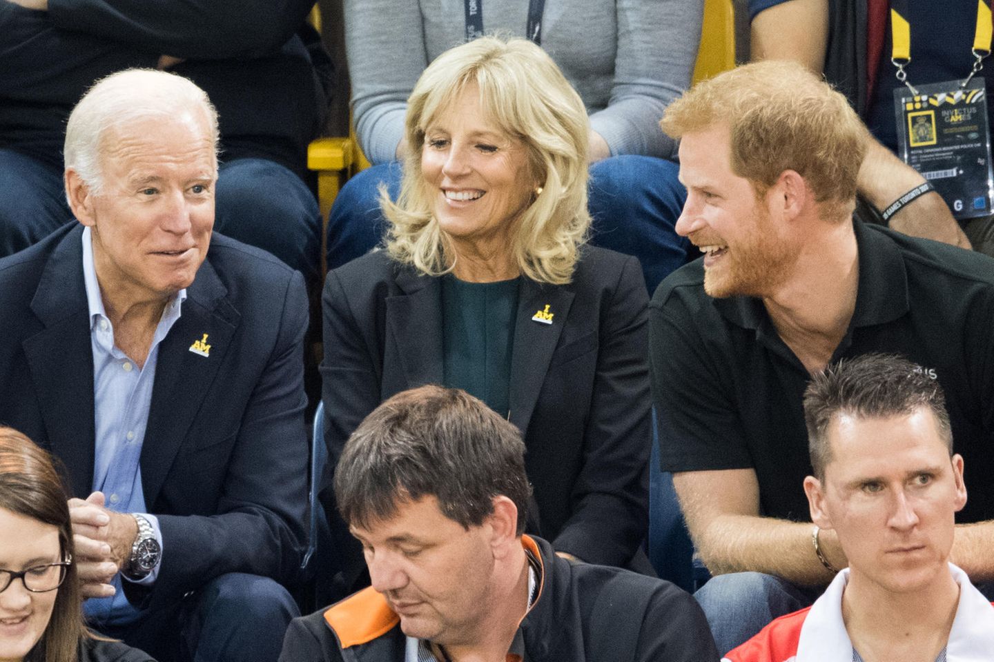 Joe Biden, Jill Biden und Prinz Harry amüsieren sich im September 2017 bei den "Invictus Gamaes" in Toronto.