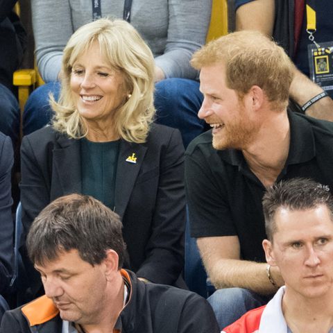 Joe Biden, Jill Biden und Prinz Harry amüsieren sich im September 2017 bei den "Invictus Gamaes" in Toronto.