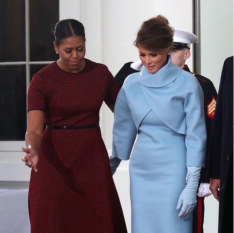 Michelle Obama und Melania Trump am 20. Januar 2017 vor dem Weißen Haus. Es ist der Tag der Machtübergabe Barack Obamas an seinen Nachfolger.