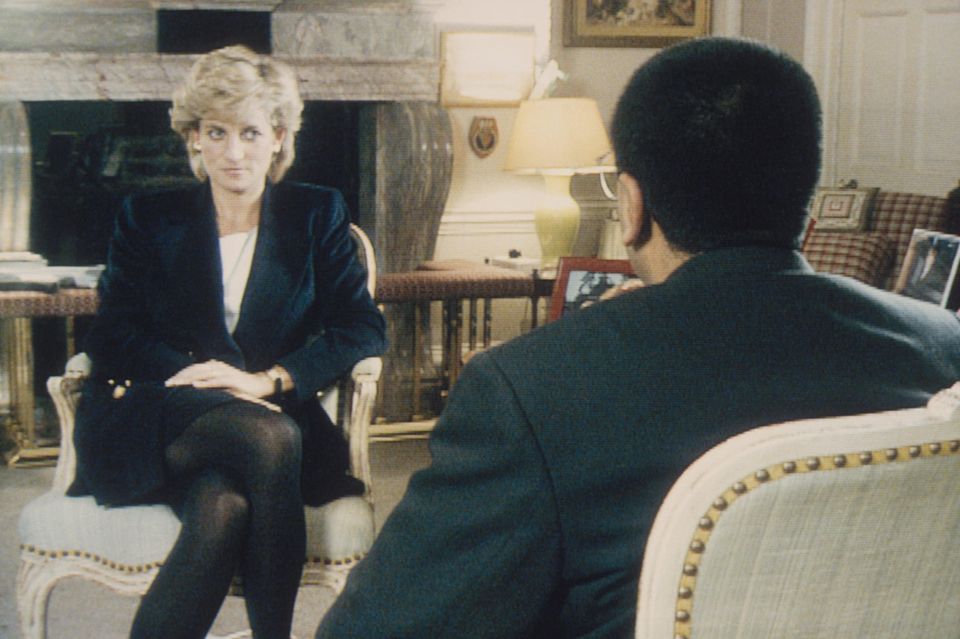 Die Prinzessin und das "Panorama"-Interview: Prinzessin Diana und Martin Bashir bei ihrem Gespräch am 20. November 1995 im Kensington Palast. Prinzessin Diana und Martin Bashir bei ihrem Gespräch am 20. November 1995 im Kensington Palast.
